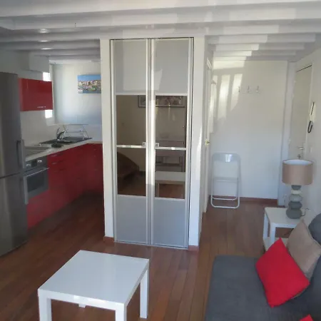 Apartment Biak Bat *